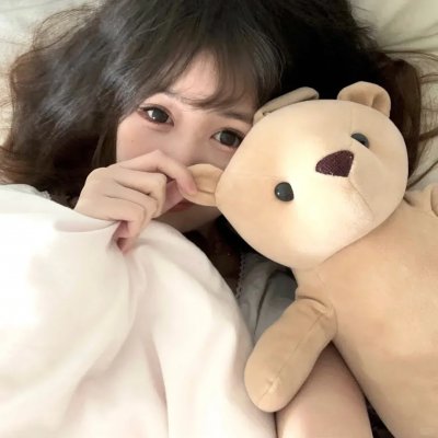 无冕皇后海报